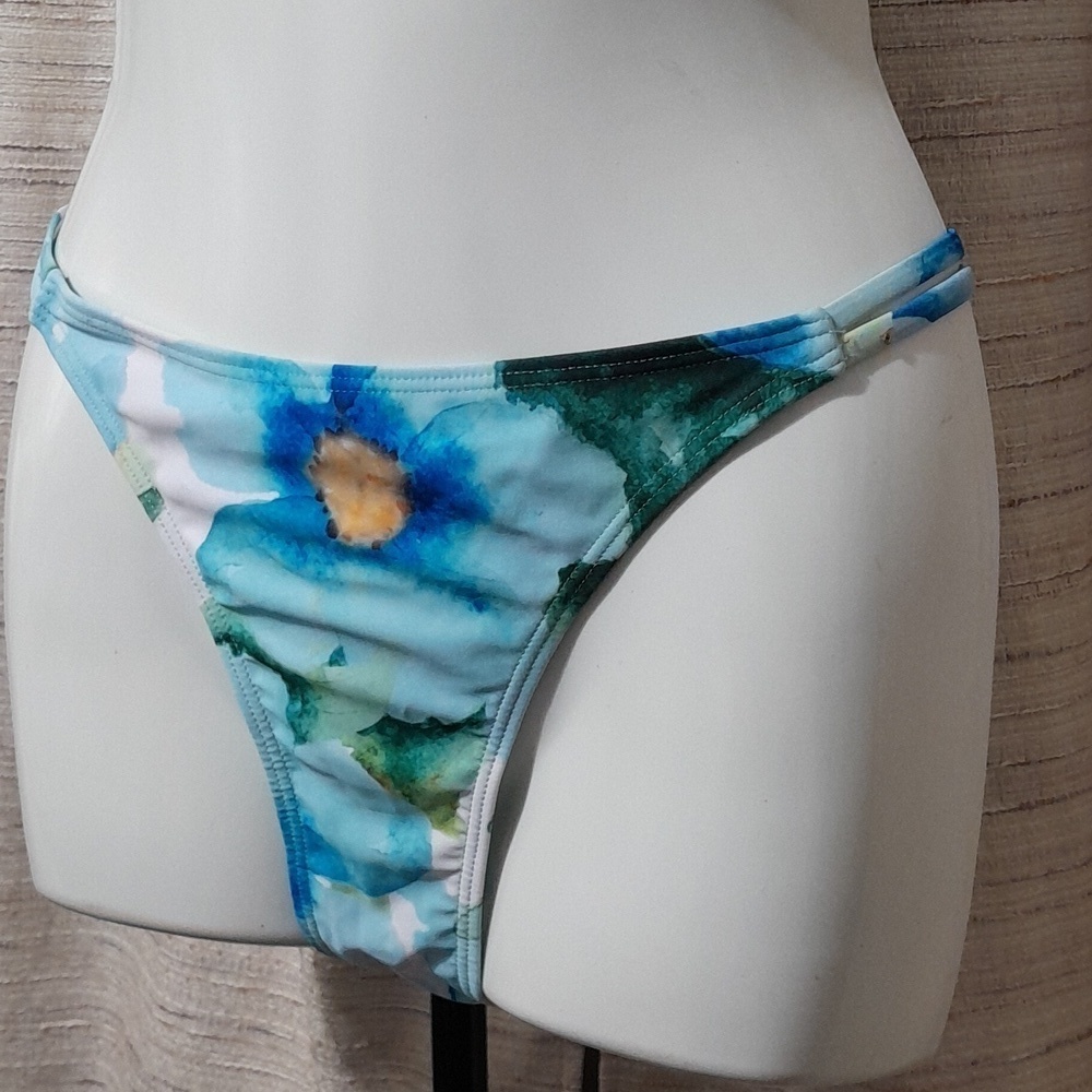 Rumwe floral colors